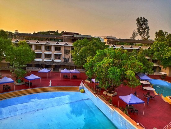 Aron Resorts
