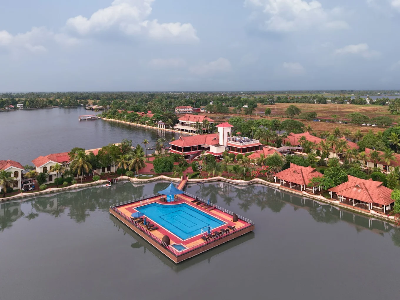 LAKE PALACE ALLEPPY KERALA