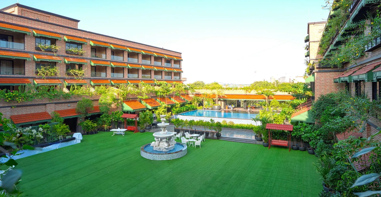 MAYFAIR Hill Resort