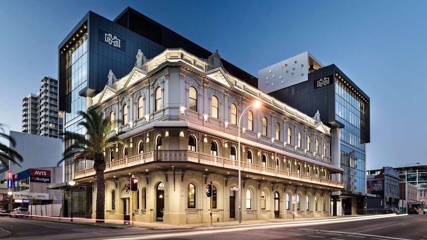 THE MELBOURNE HOTEL