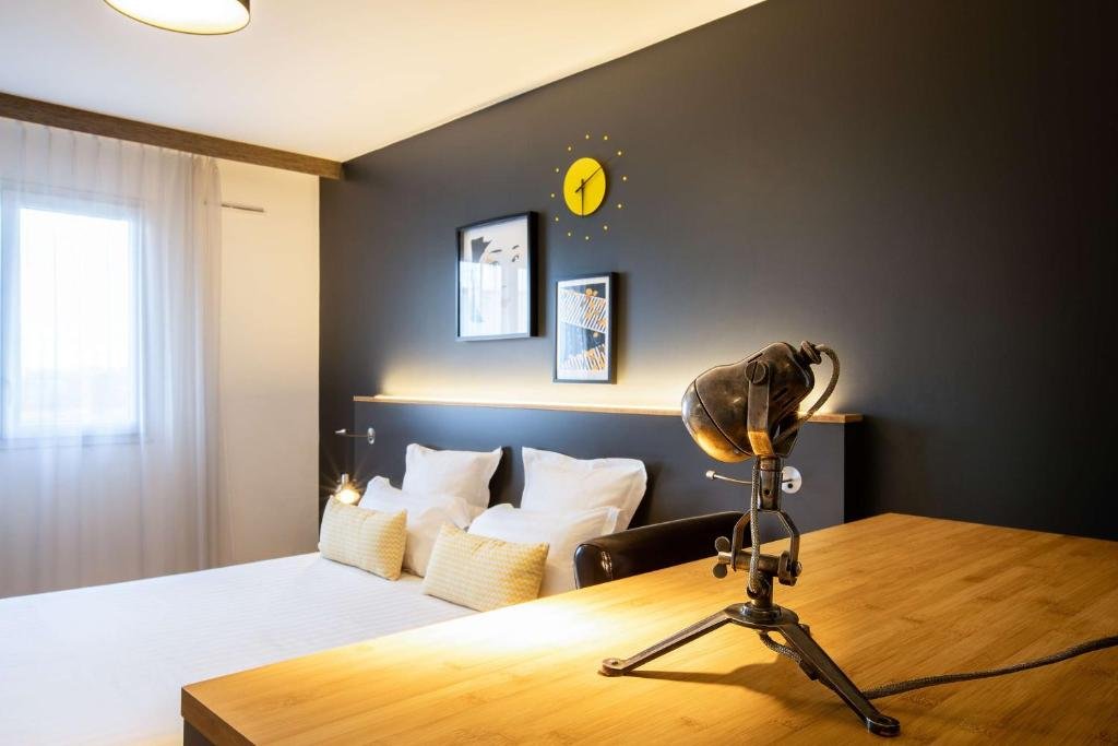 Best Western Plus Suitcase Paris La Défense