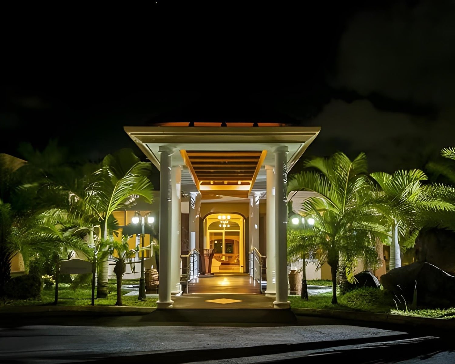 Jalsa Beach Hotel & Spa
