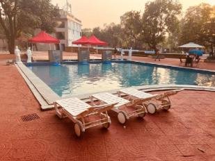 Aron Resorts