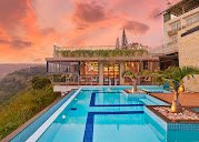 The Cliff by Zuper Mahabaleshwar 