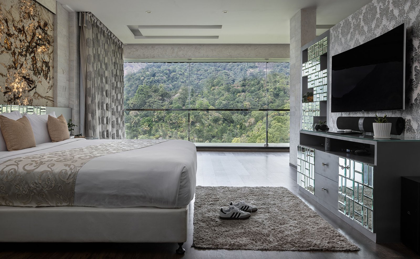 The Panoramic Getaway