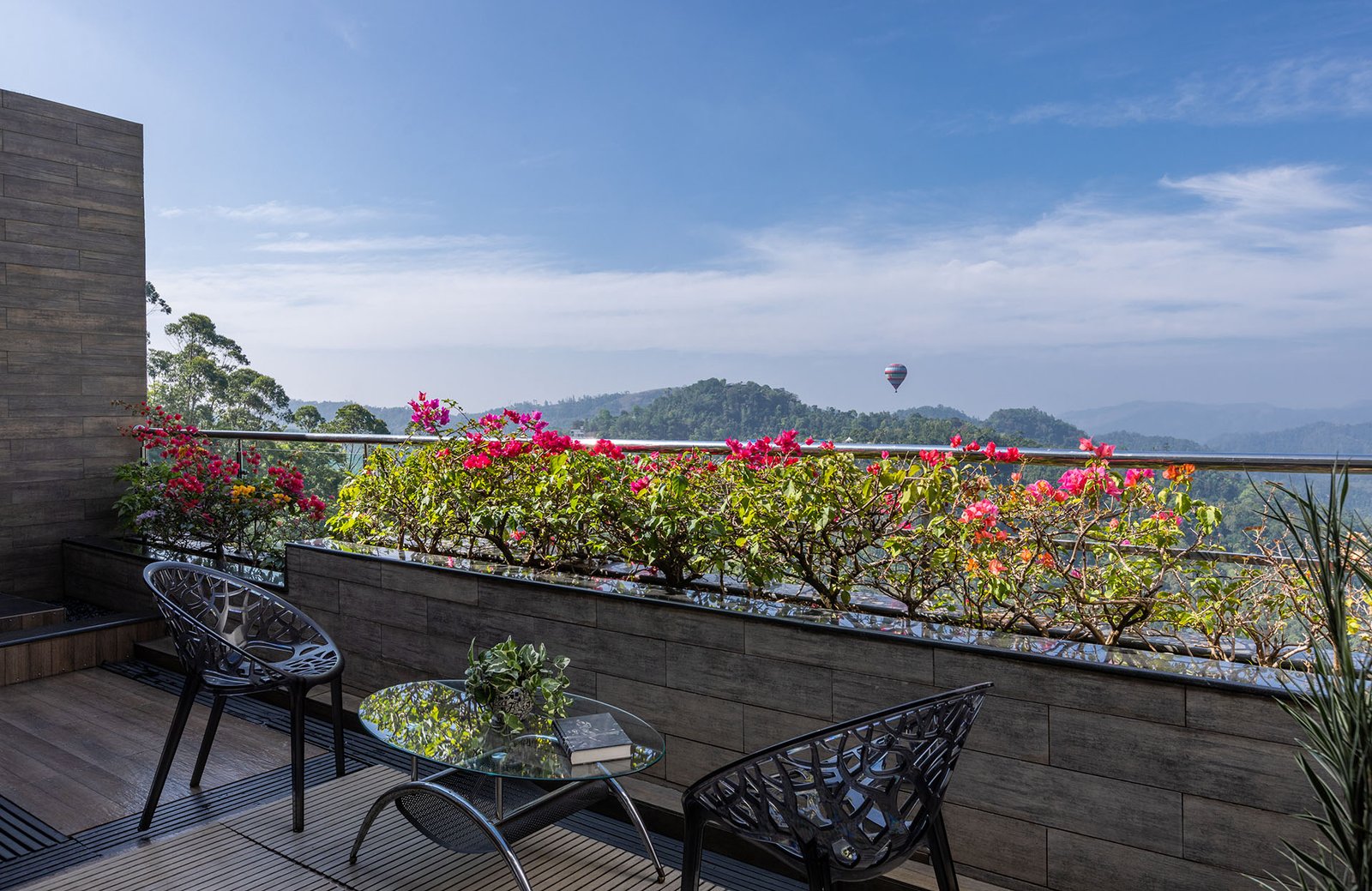The Panoramic Getaway