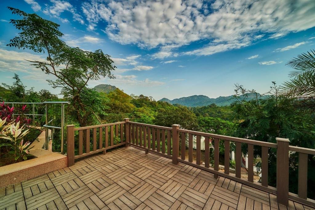 Sterling, Mount Abu