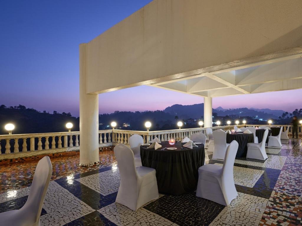 Sterling, Mount Abu