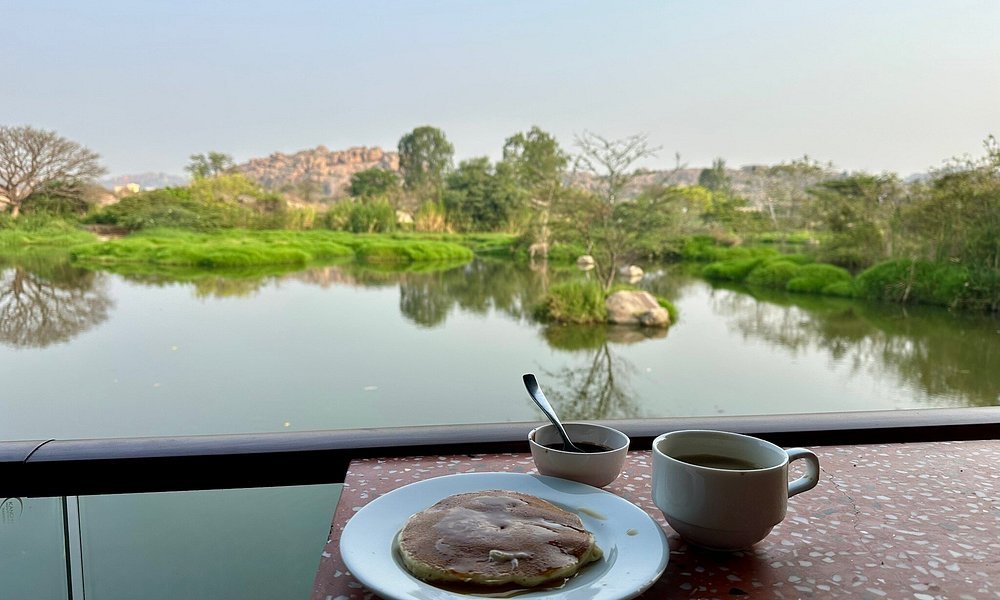 Hampi's Feathers Resort