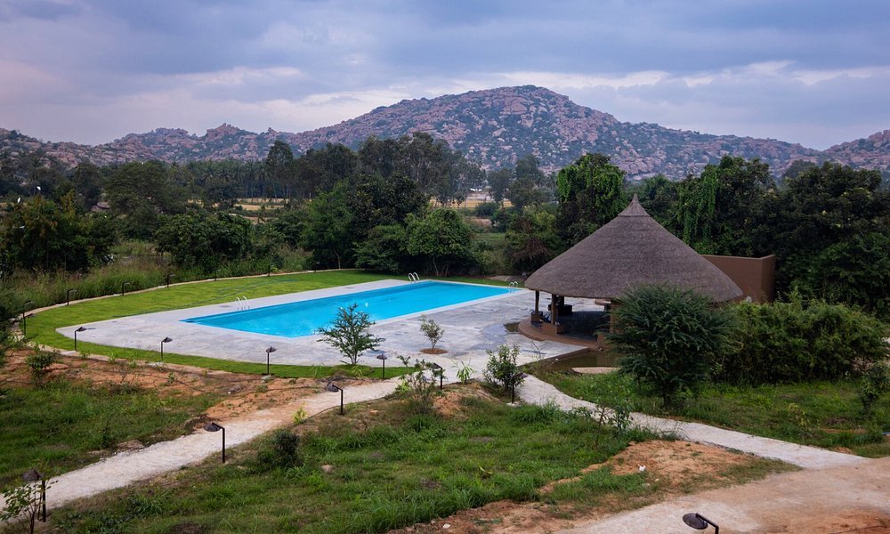 Hampi's Feathers Resort