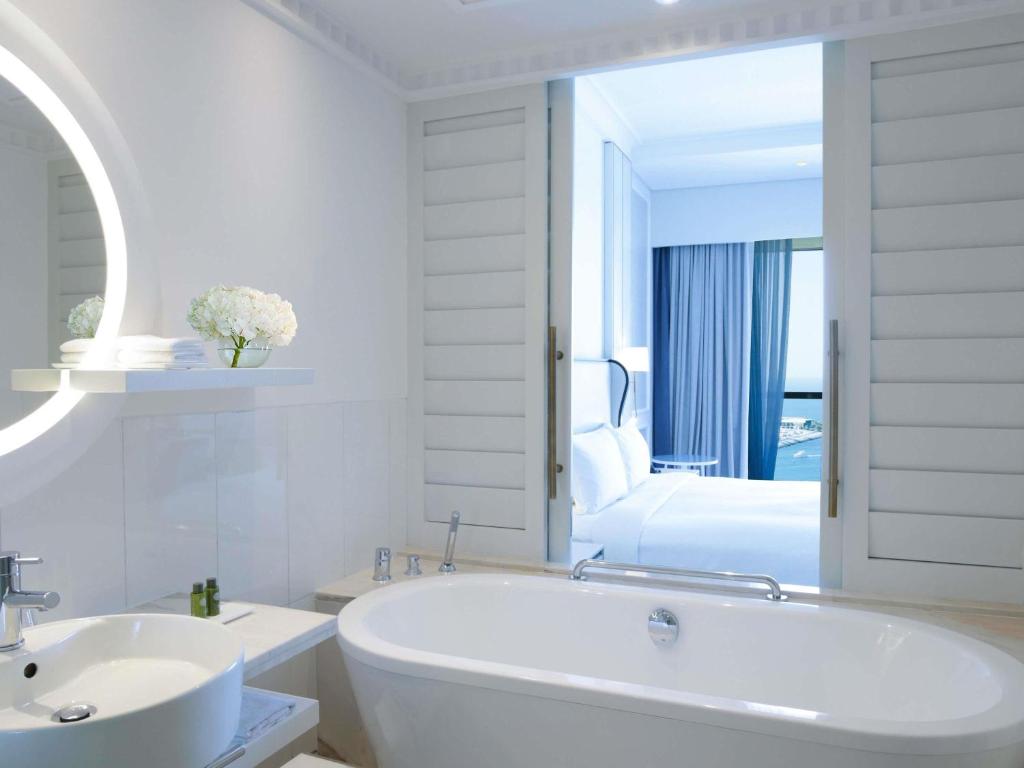 Sofitel Dubai Jumeirah Beah