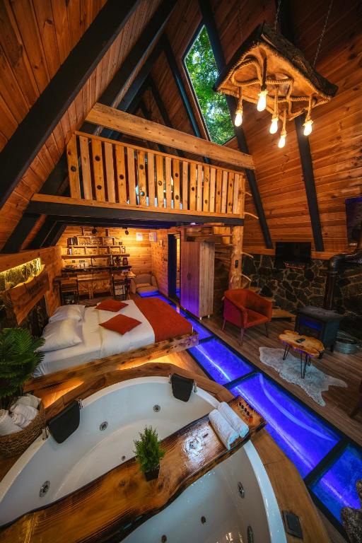 Waterfall suit bungalov