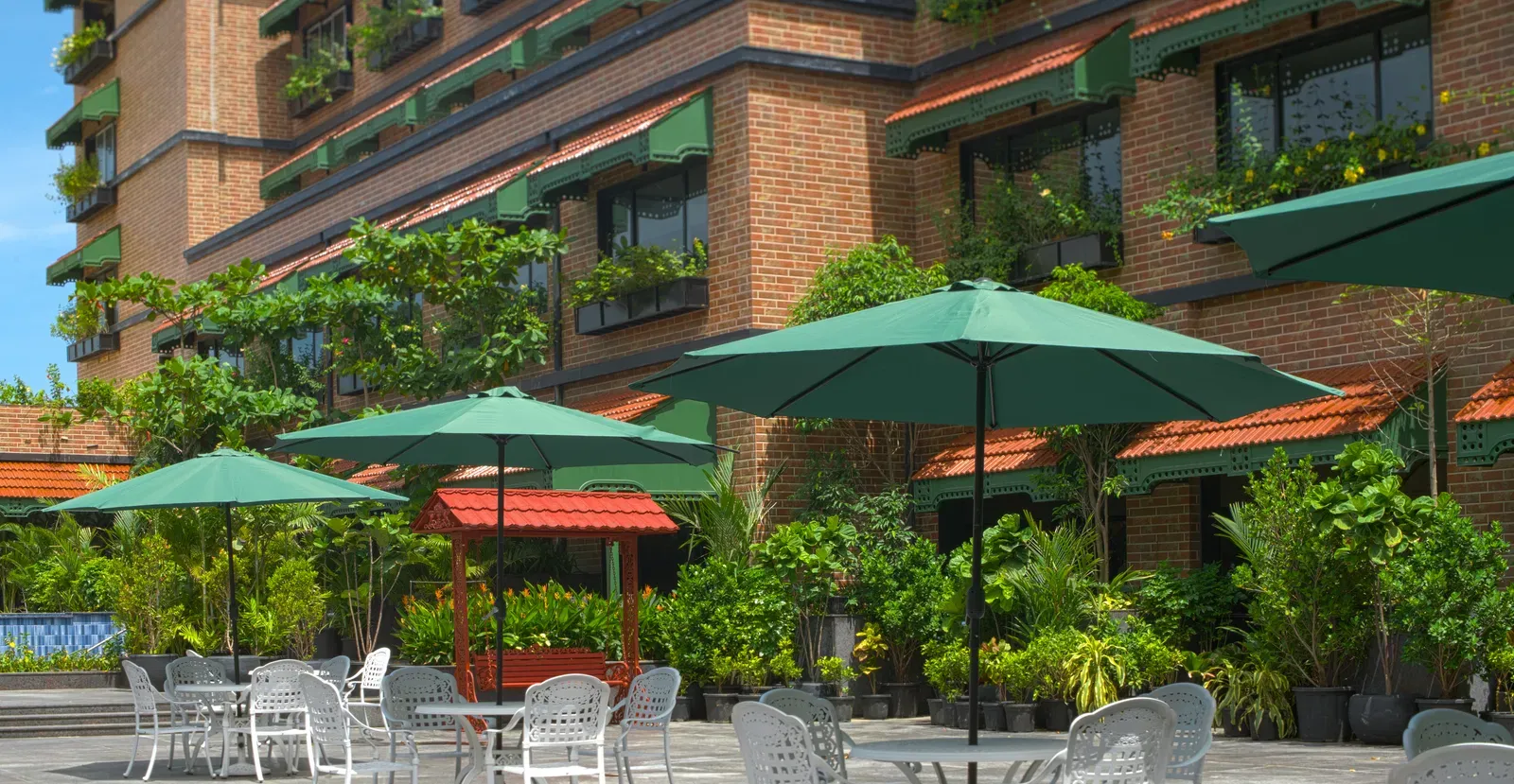 MAYFAIR Hill Resort