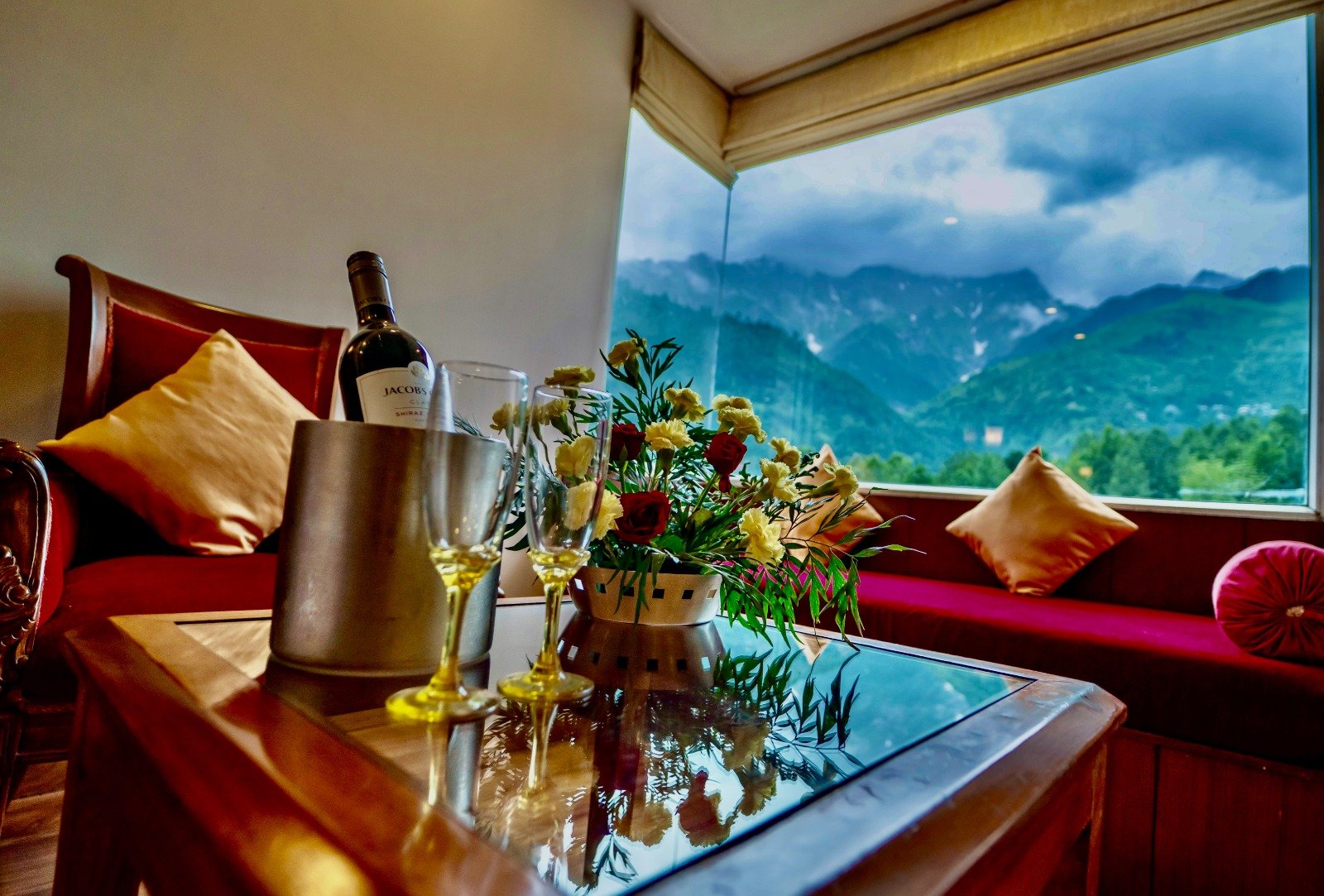 The Allure Grand – Riverside Resort & Spa, Manali
