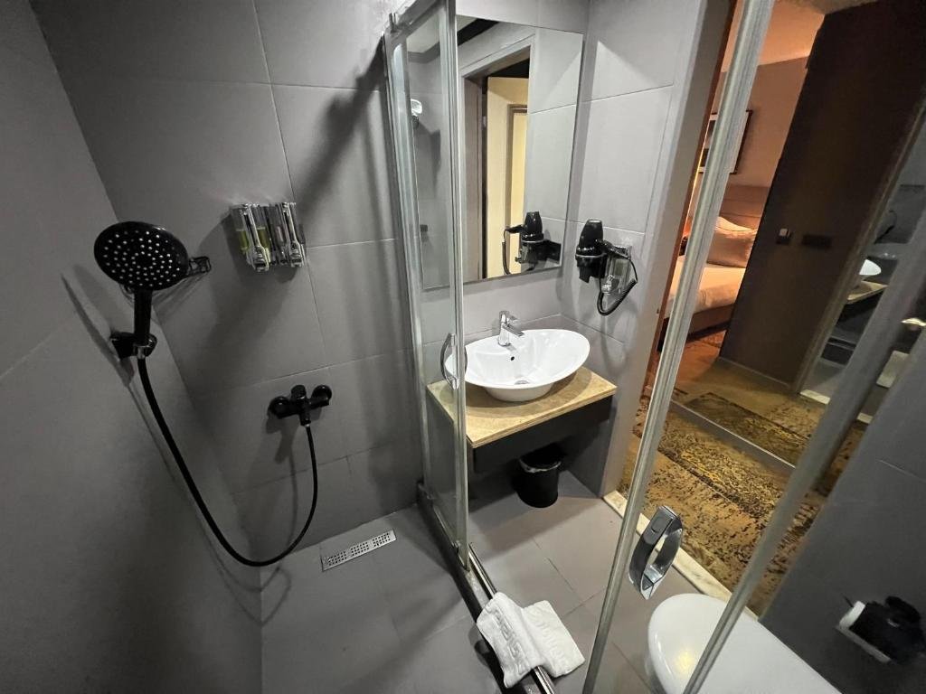 All Seasons Hotel