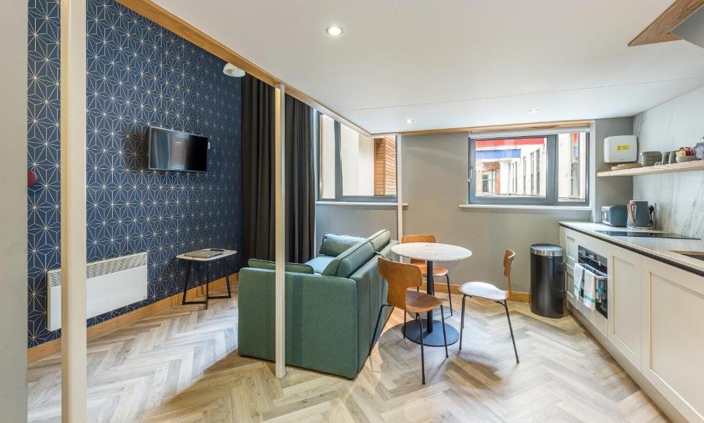 KM Apartments  Edinburgh Scotland 