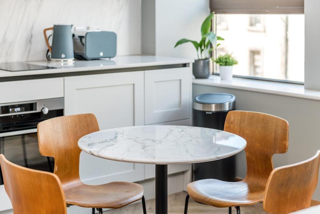 KM Apartments  Edinburgh Scotland 