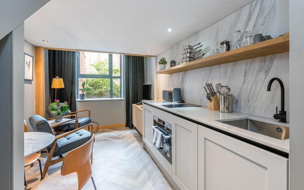 KM Apartments  Edinburgh Scotland 