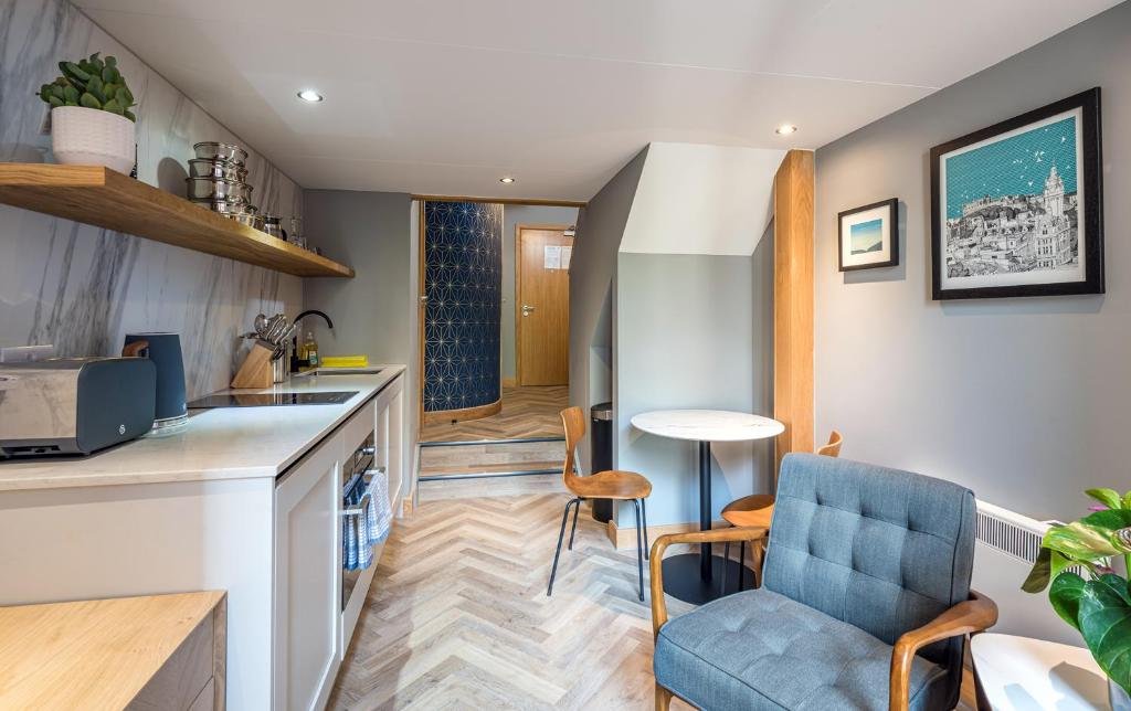 KM Apartments  Edinburgh Scotland 