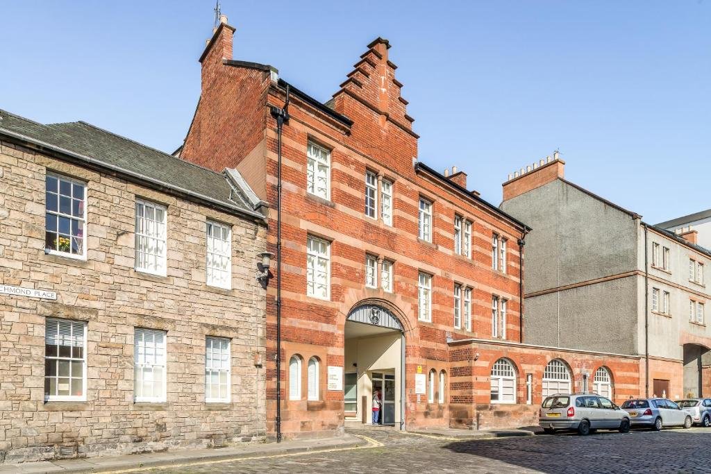 KM Apartments  Edinburgh Scotland 