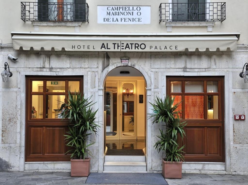 Al Theatro Palace 