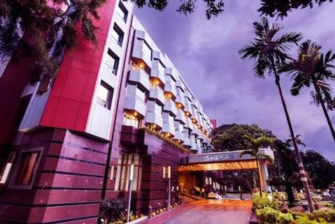 Le Meridien Bangalore - Central  