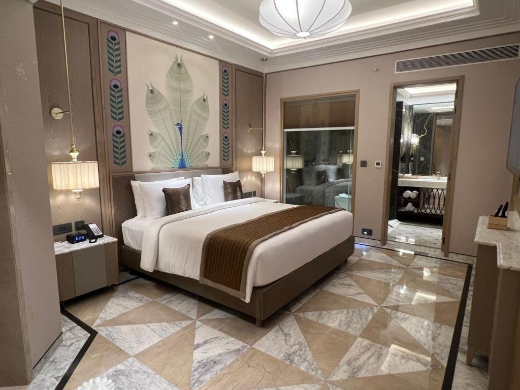 Wyndham Grand Udaipur Fateh Sagar Lake - Pure Vegetarian Resort 