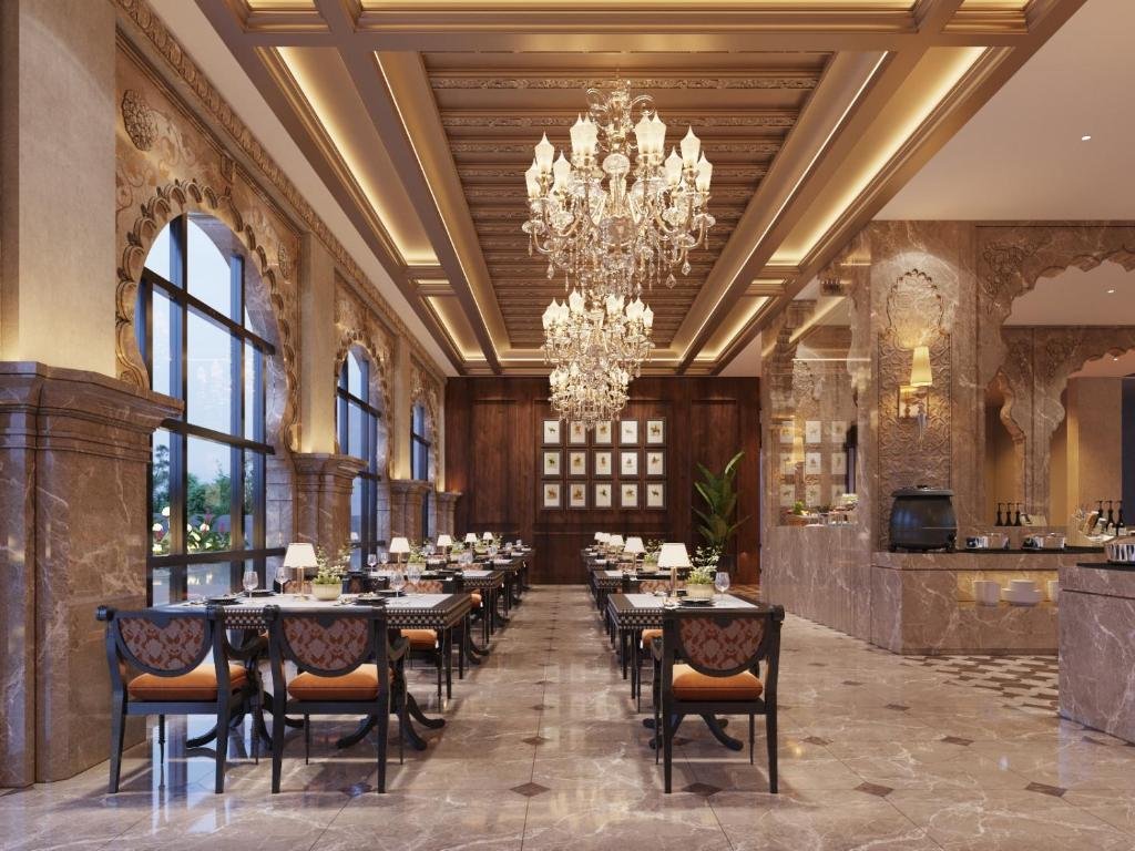 Wyndham Grand Udaipur Fateh Sagar Lake - Pure Vegetarian Resort 