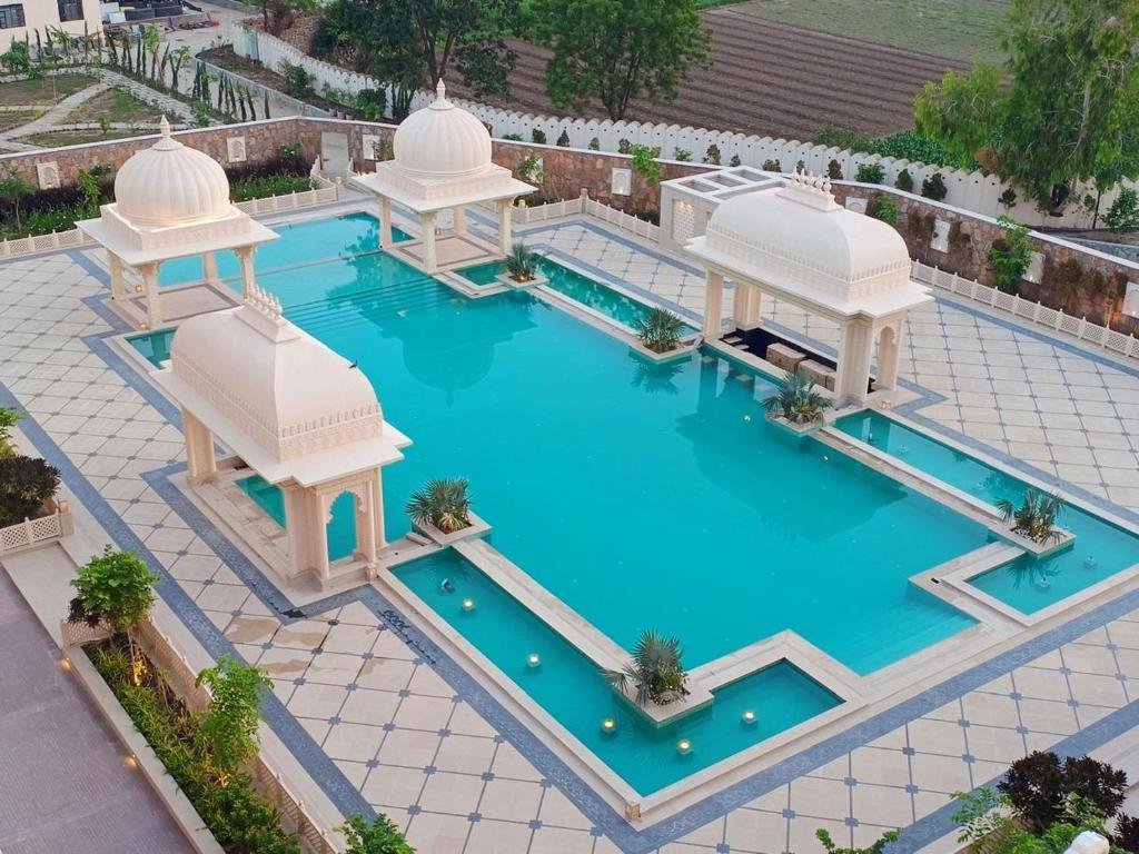 Wyndham Grand Udaipur Fateh Sagar Lake - Pure Vegetarian Resort 