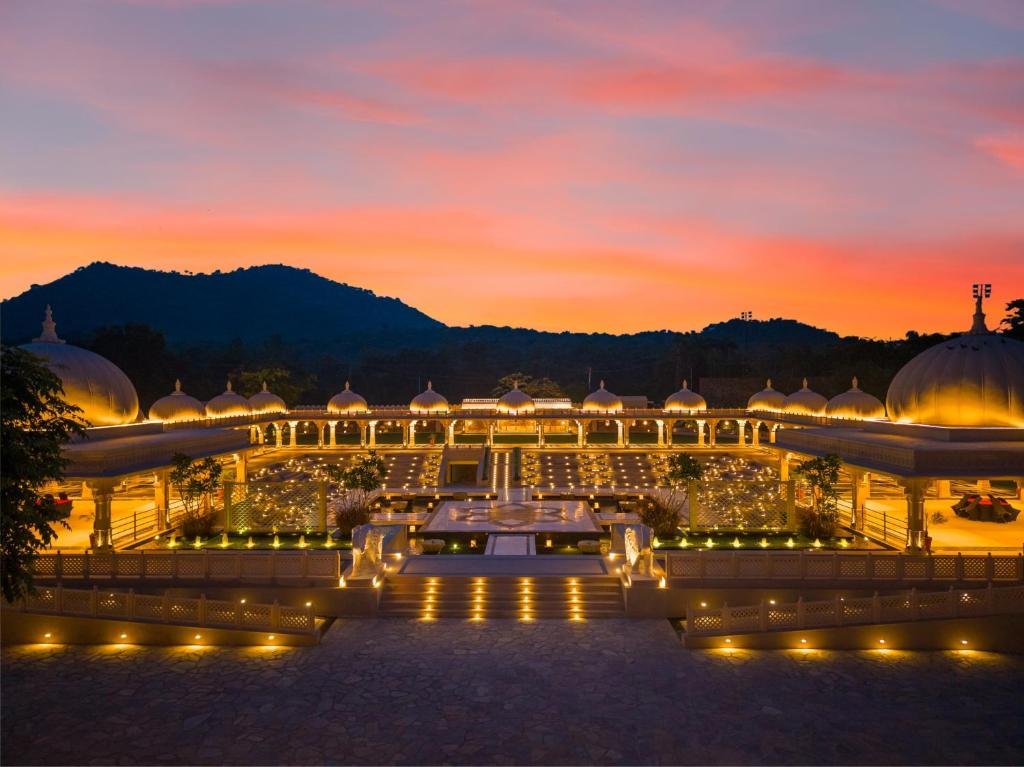 Wyndham Grand Udaipur Fateh Sagar Lake - Pure Vegetarian Resort 