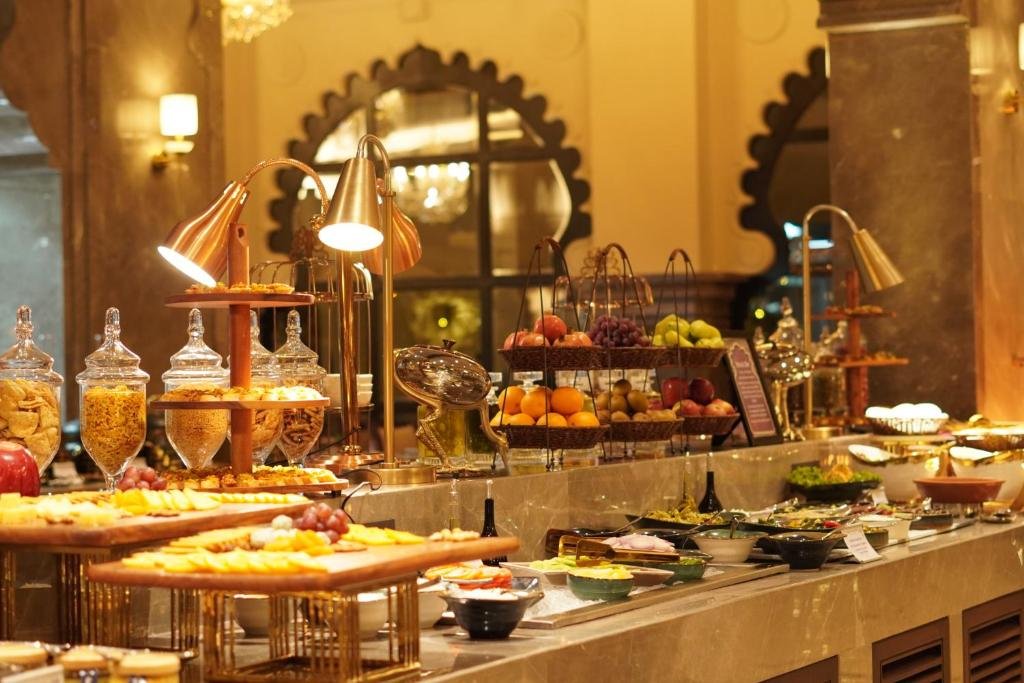 Wyndham Grand Udaipur Fateh Sagar Lake - Pure Vegetarian Resort 