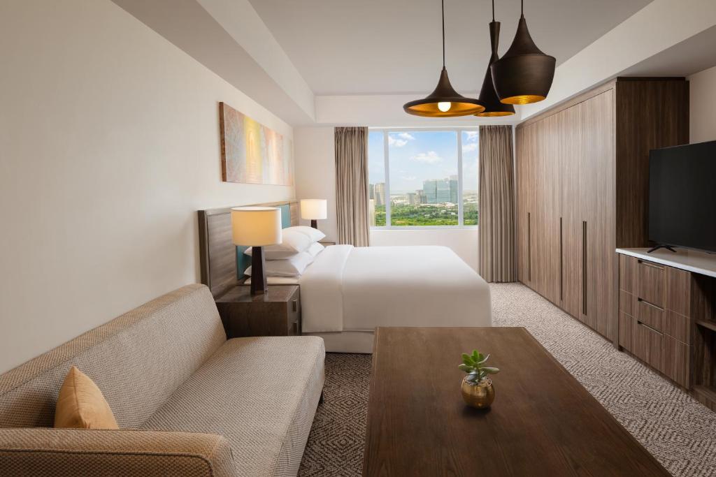 Sheraton Hyderabad Hotel 