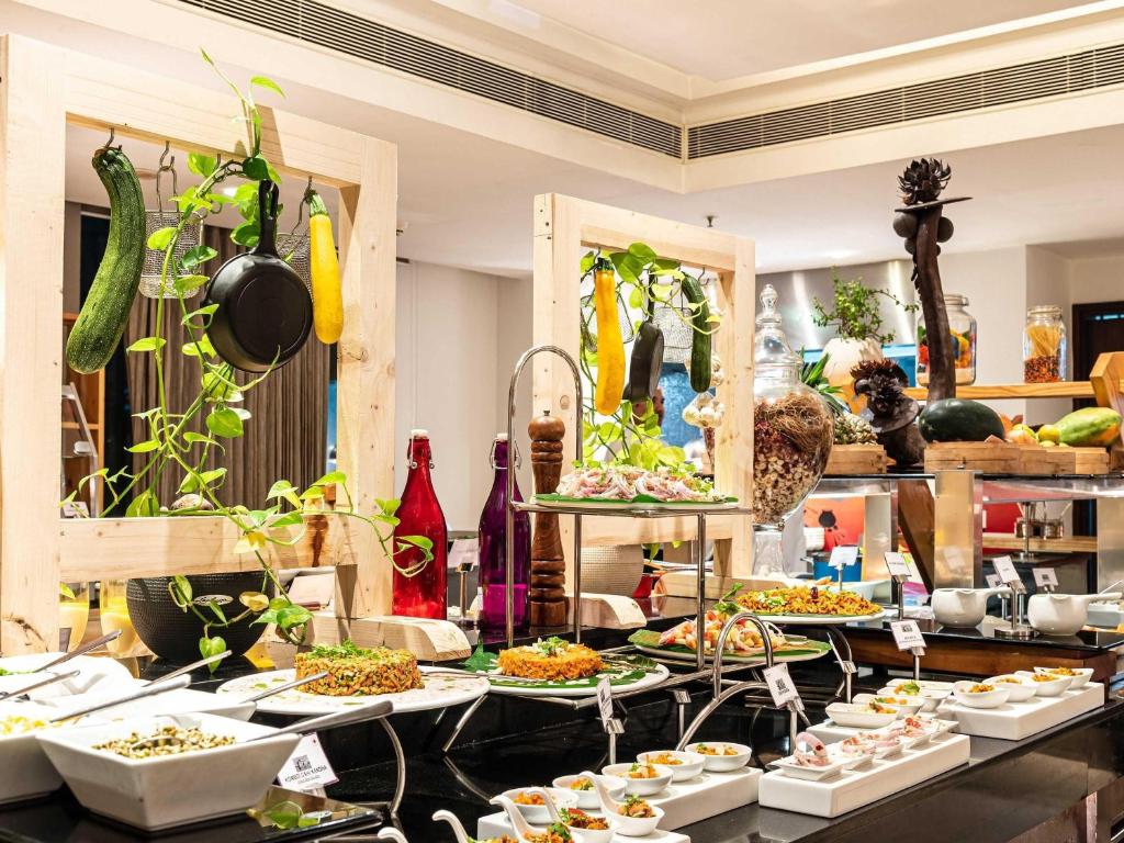 Mercure Hyderabad KCP Banjara Hills, An Accor Hotel 