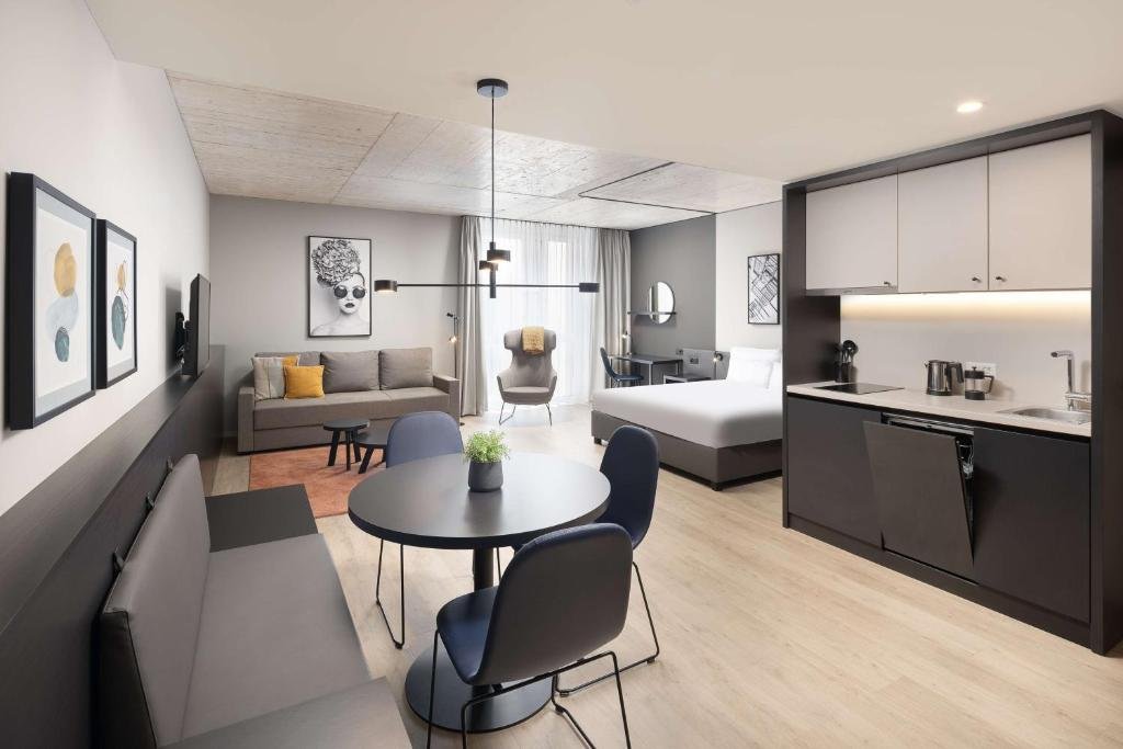 Radisson Hotel & Suites Zurich 