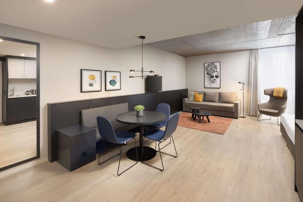Radisson Hotel & Suites Zurich 