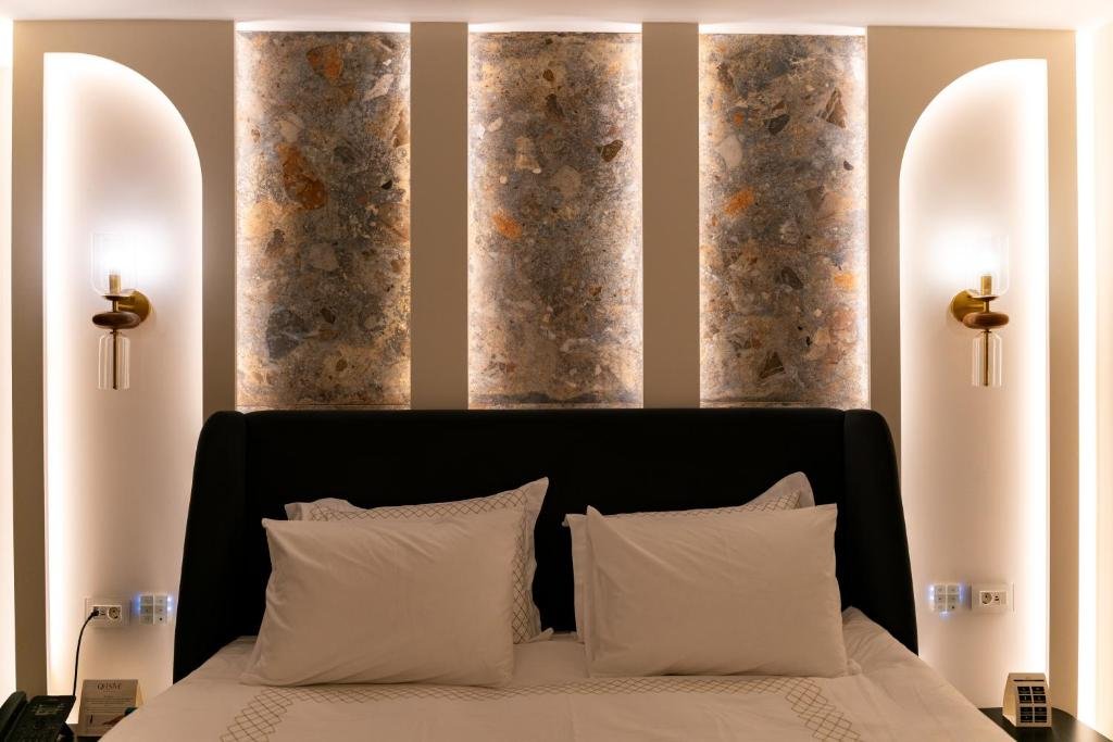 Qlusive Hotel 