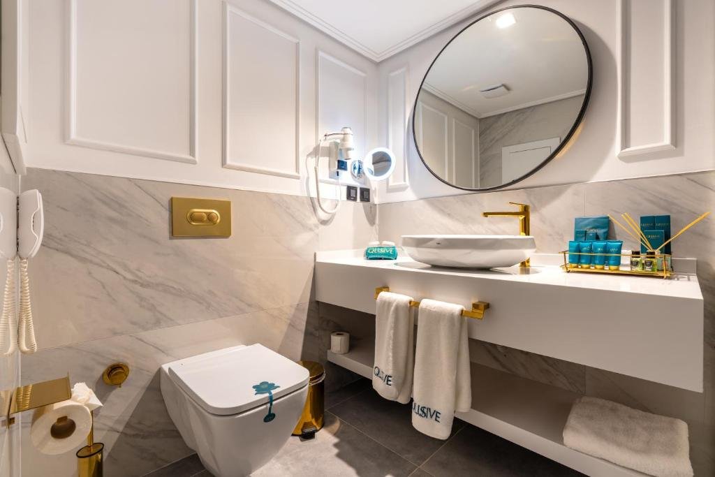 Qlusive Hotel 