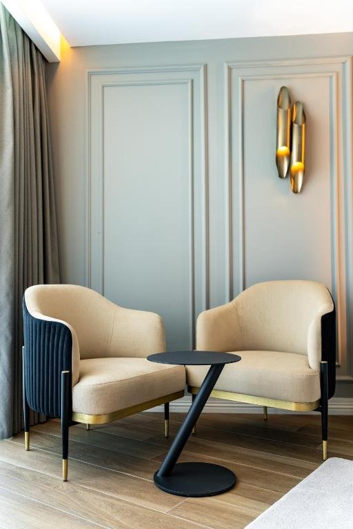 Qlusive Hotel 