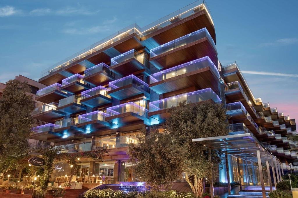 DoubleTree by Hilton Kusadasi 