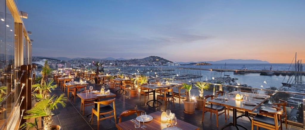 DoubleTree by Hilton Kusadasi 