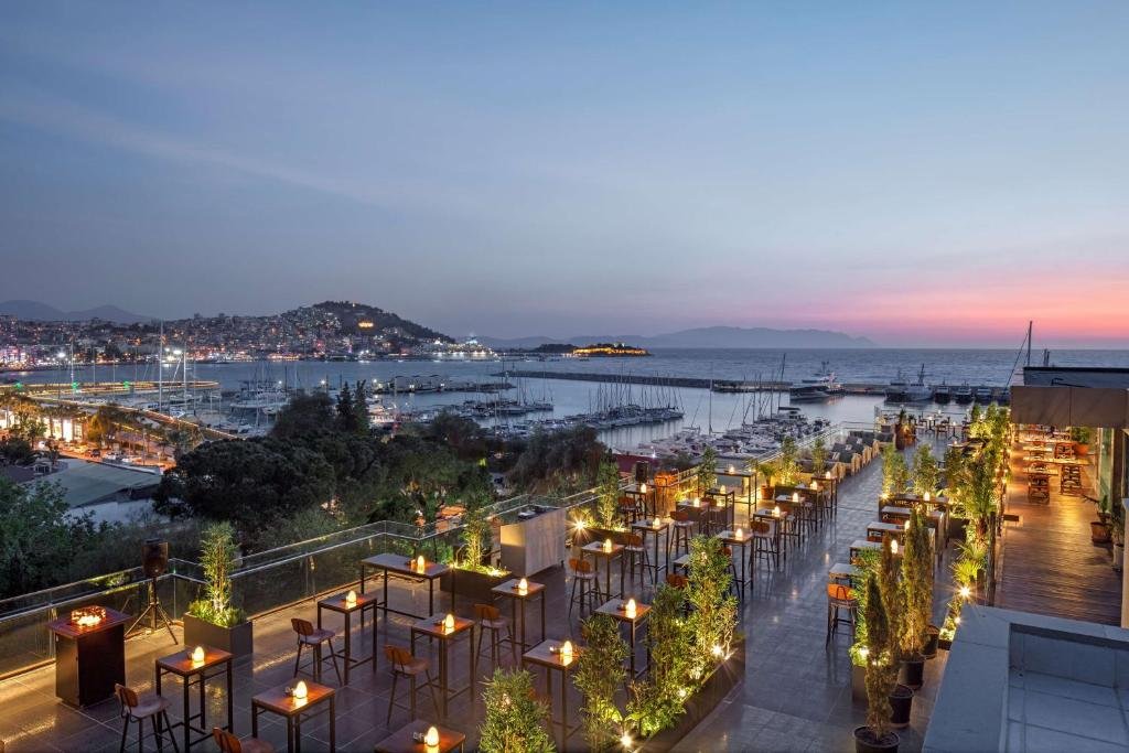 DoubleTree by Hilton Kusadasi 