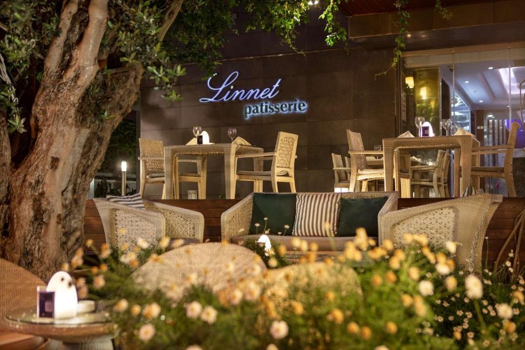 DoubleTree by Hilton Kusadasi 