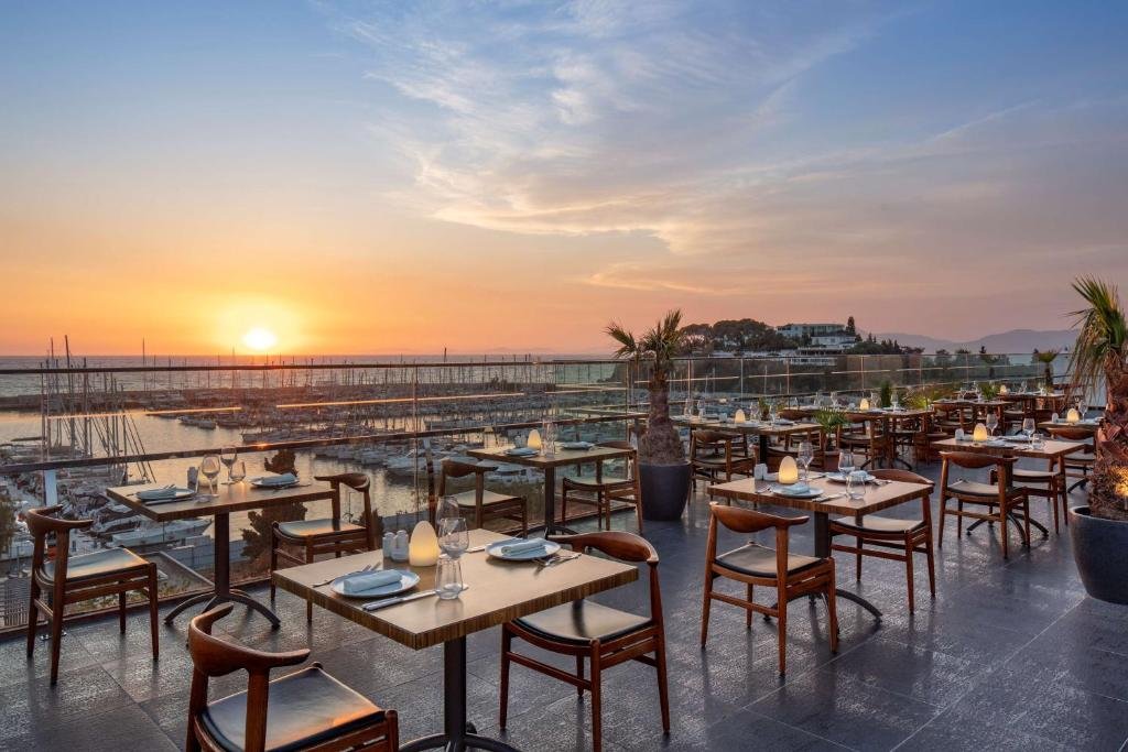 DoubleTree by Hilton Kusadasi 