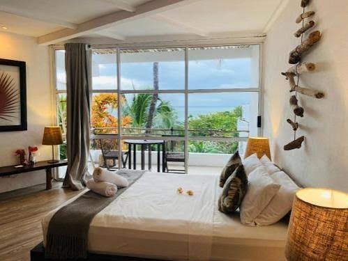 Bliss Hotel