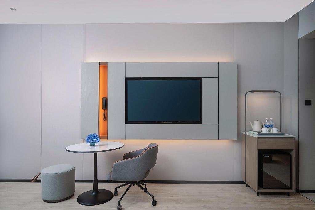 Holiday Inn Express Shanghai on The Bund by IHG 