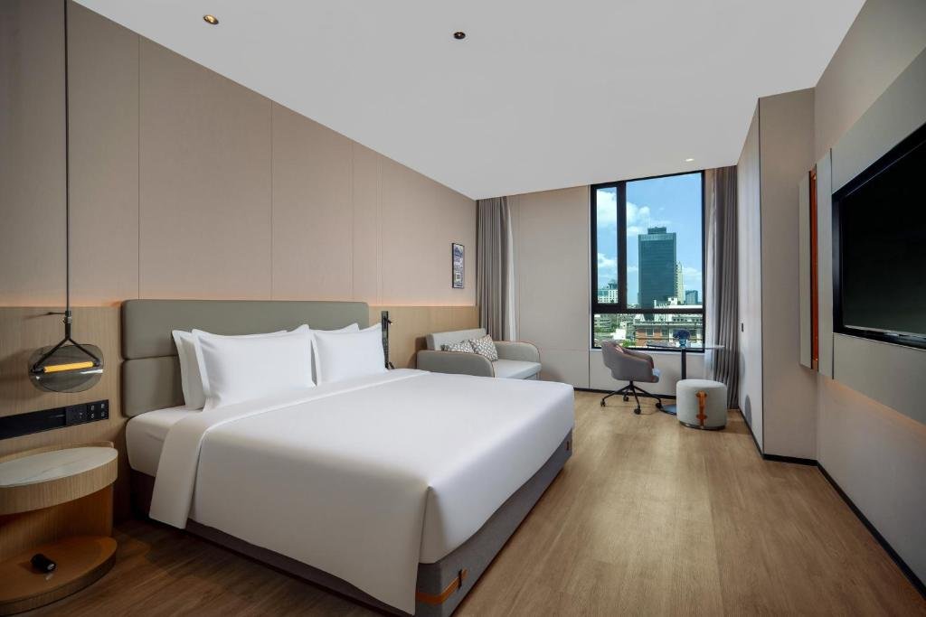 Holiday Inn Express Shanghai on The Bund by IHG 