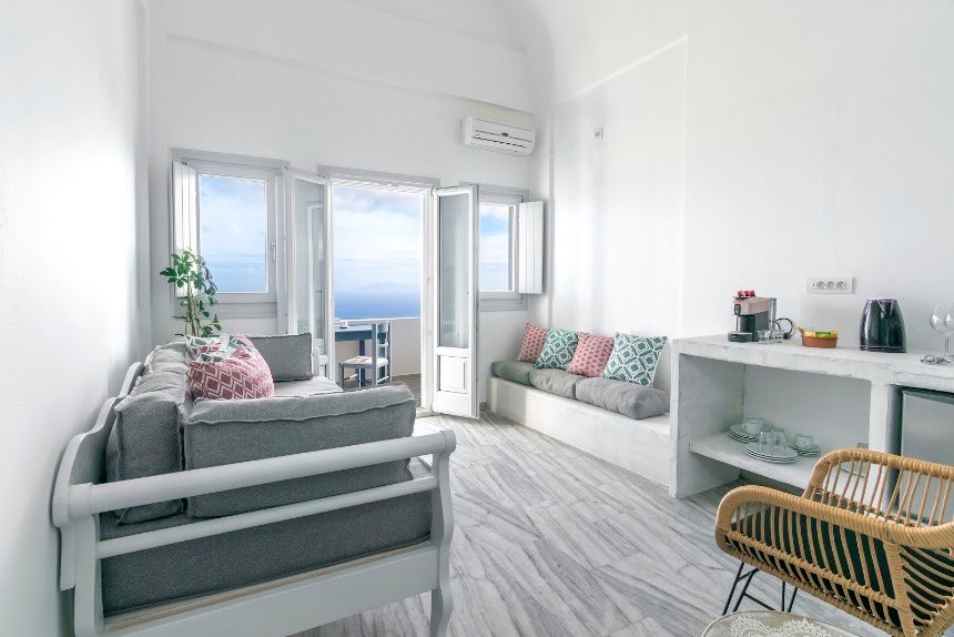 Phaos Santorini Suites