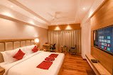 Emerald Clarks Inn Suites